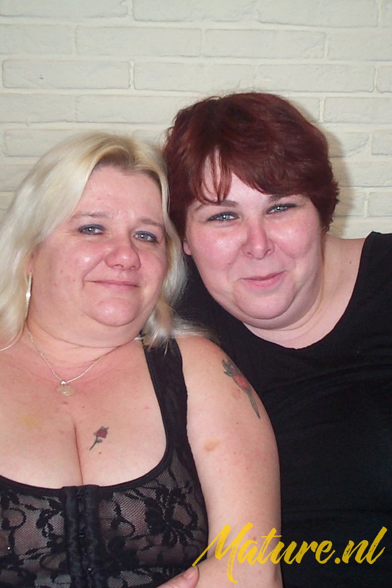 Big Mature Amateur Lesbians - Screenshot 1 of 4 - BBW