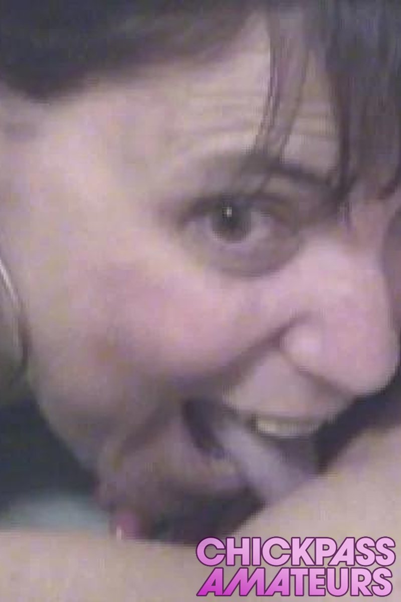 Vixen & Erika Go Muffdiving - Screenshot 1 of 4 - Amateur