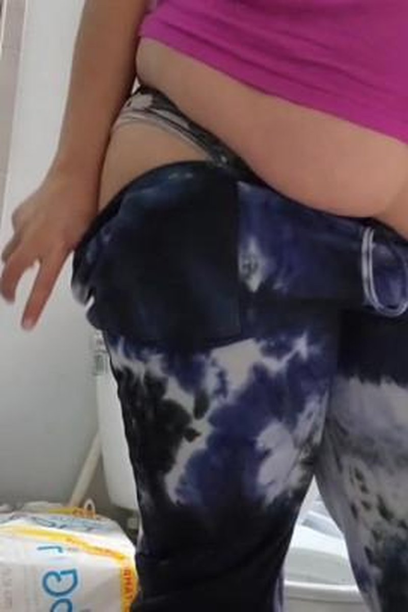 Hidden Camera Clocked - Screenshot 1 of 4 - BBW
