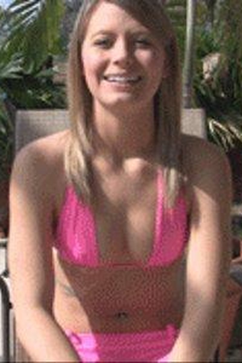 Zeek in Pool Sneeze (Dvd) - Screenshot 1 of 4 - Sneezing