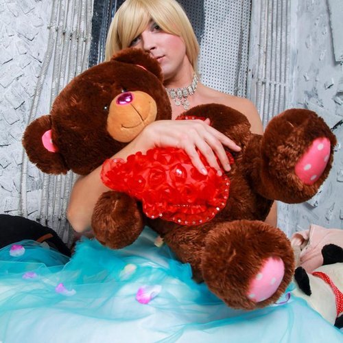 Mistress Pillow — Photos | AshemaleParadise