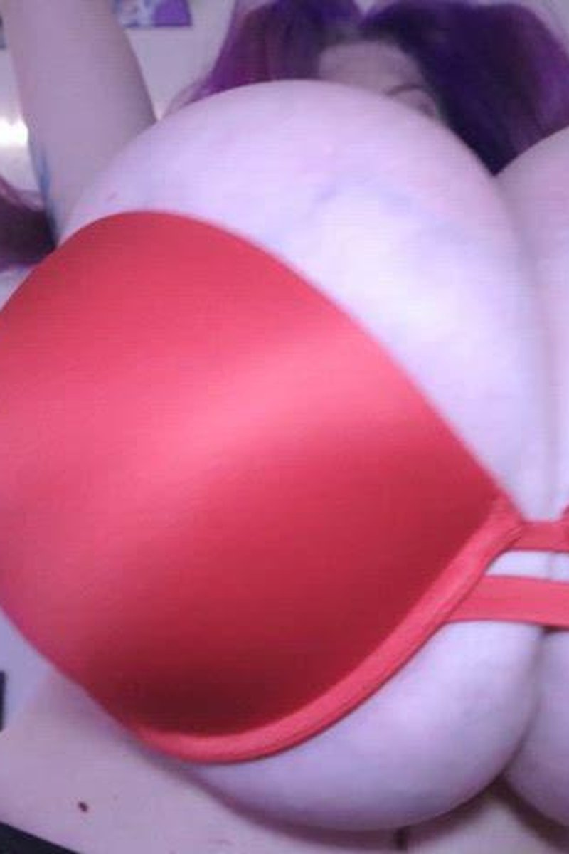 Slow-Mo Tiny Bra Jiggle - Screenshot 1 of 4 - Demora Avarice