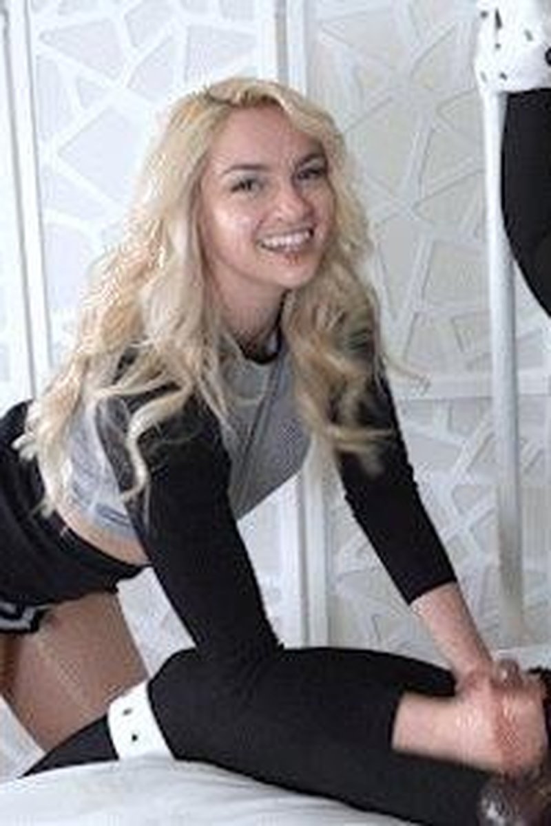 Cheering on Your Tiny Dick - Screenshot 1 of 4 - Cheerleader