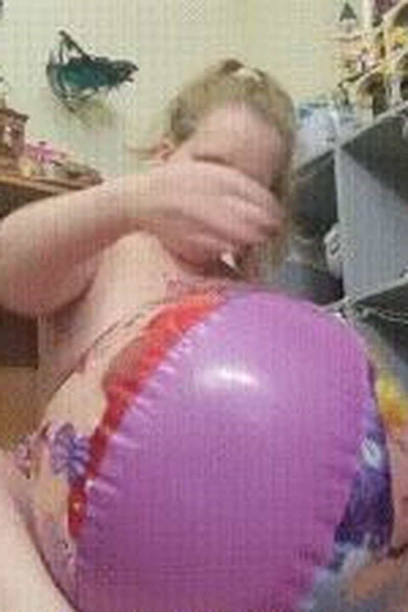New Medium Princess Beach Ball (And Carebear Panties) - Screenshot 1 of 4 - Ass Fetish