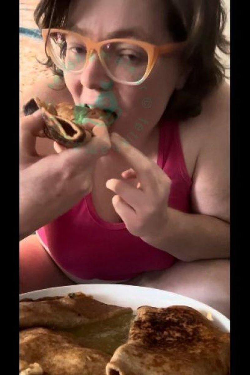 Feeding - Screenshot 1 of 4 - BBW