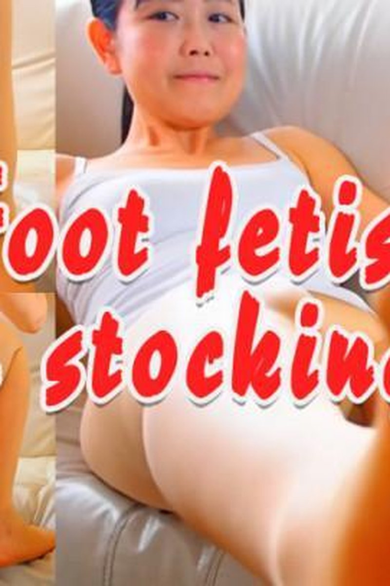 Foot Fetish Stunner In Stockings - Screenshot 1 of 4 - Asian