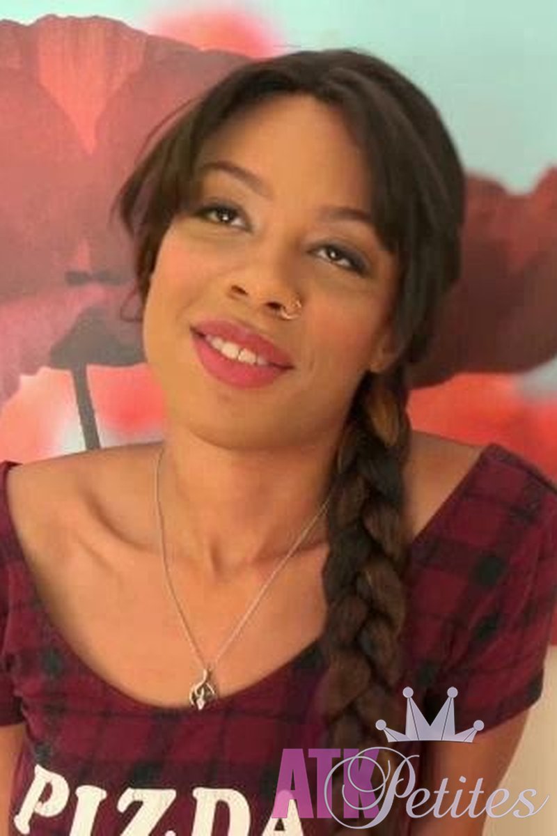 Verta - Interview - Screenshot 1 of 4 - Black