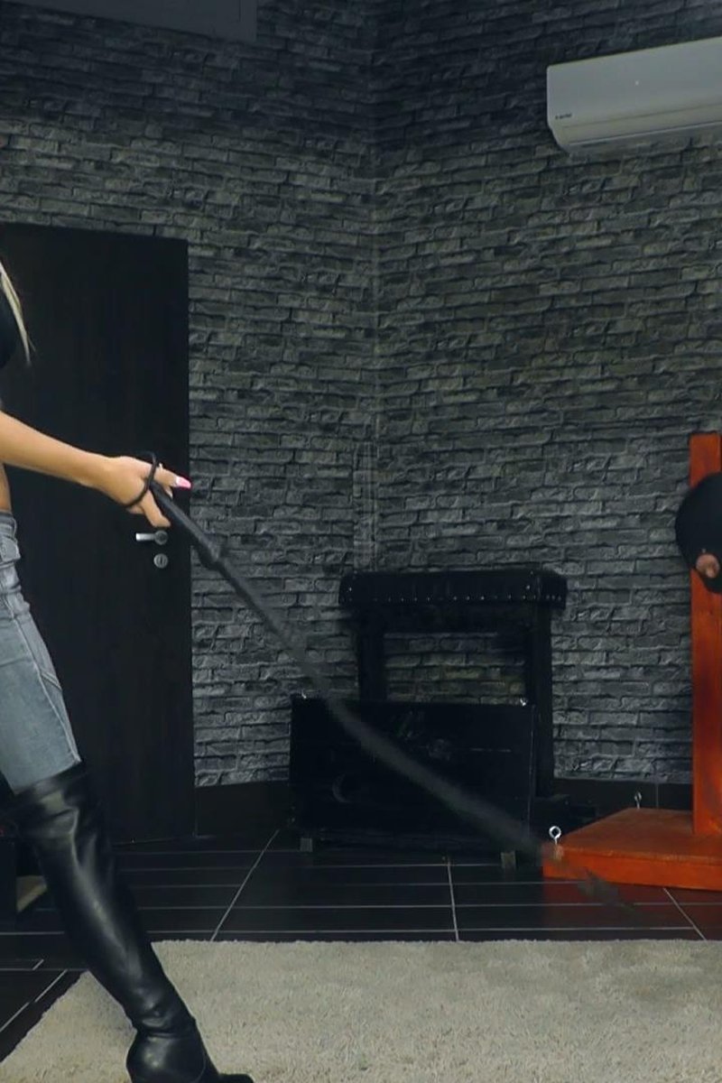 Screaming Slave - Screenshot 1 of 4 - BDSM