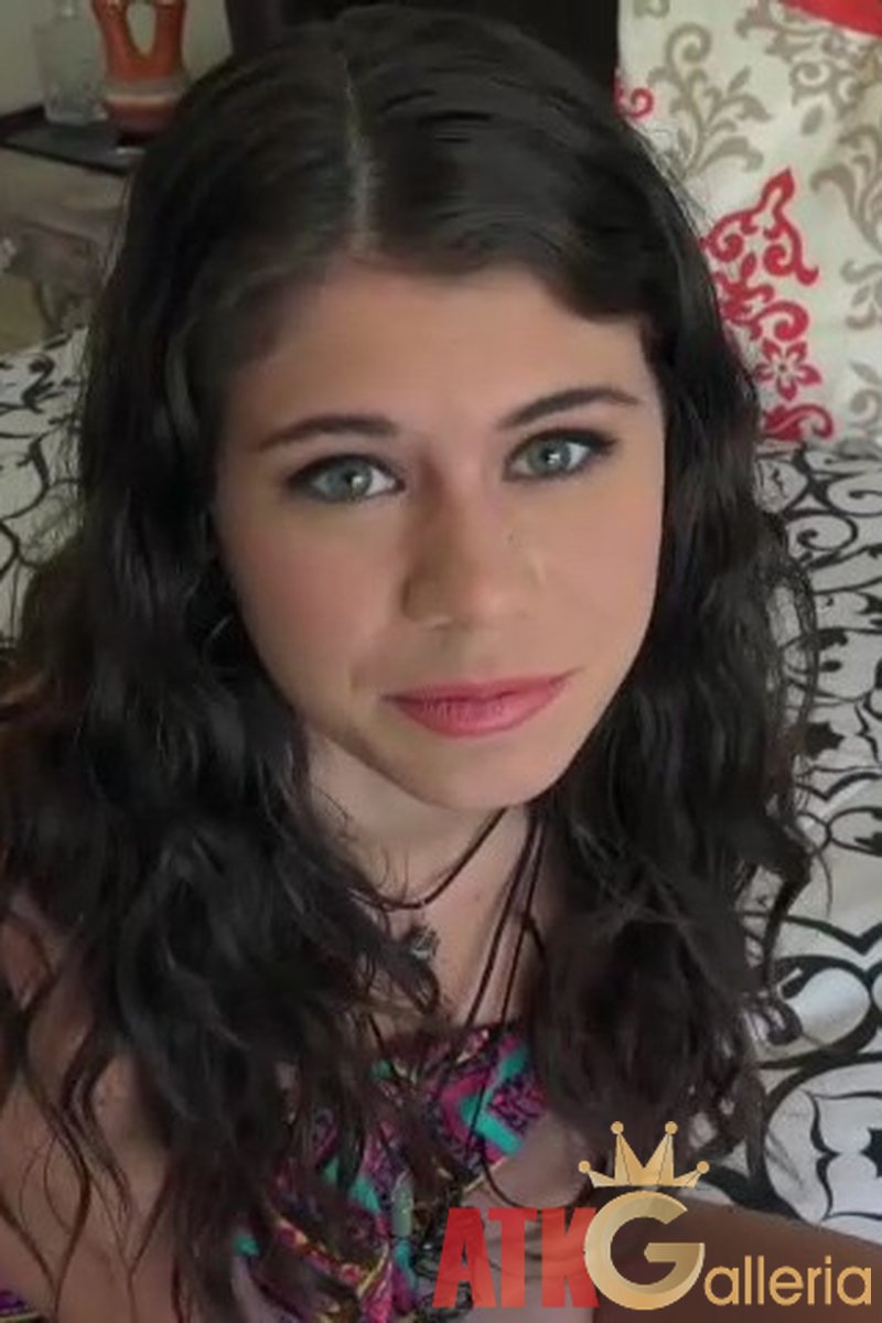 Lexy Lotus - Interview - Screenshot 1 of 4 - Brown Hair