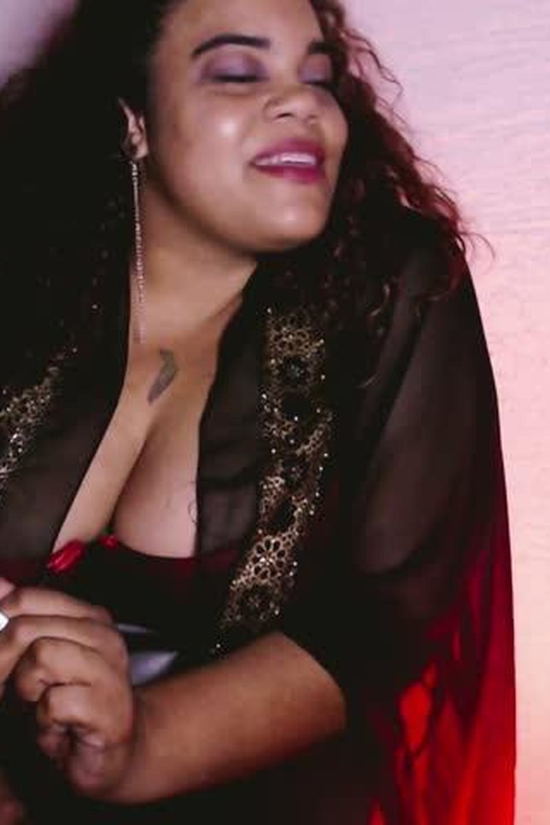 Privileged Ash - Screenshot 1 of 4 - Femdom