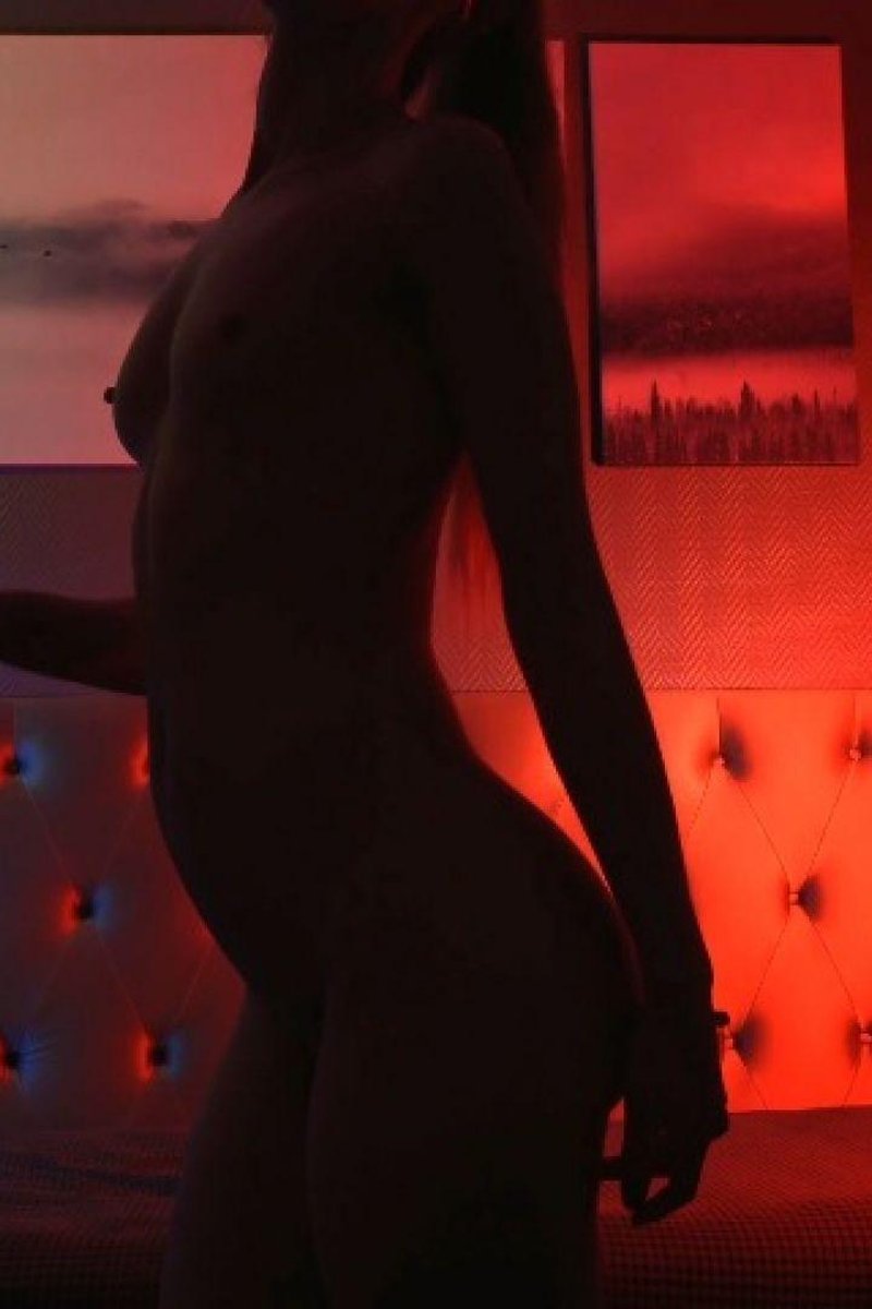 Born From The Shadow - Screenshot 1 of 4 - Blacklight
