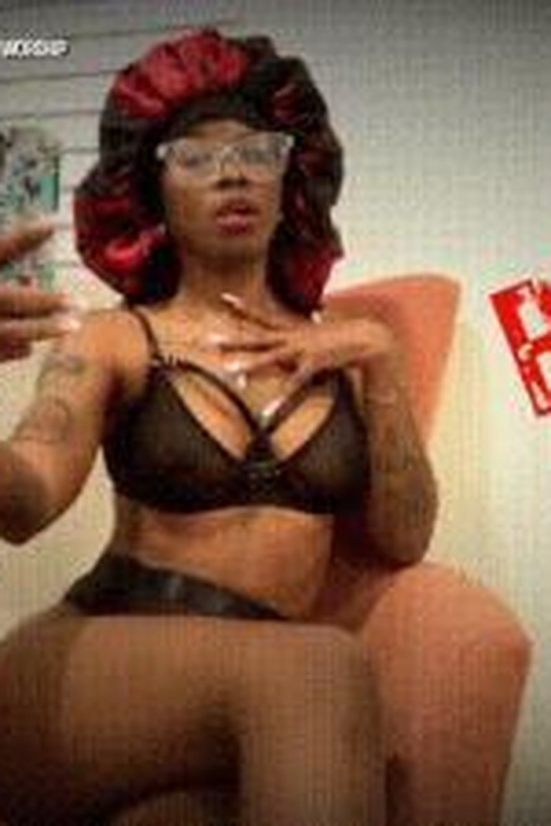 Bonnet Chronicles - Screenshot 1 of 4 - Ass Worship