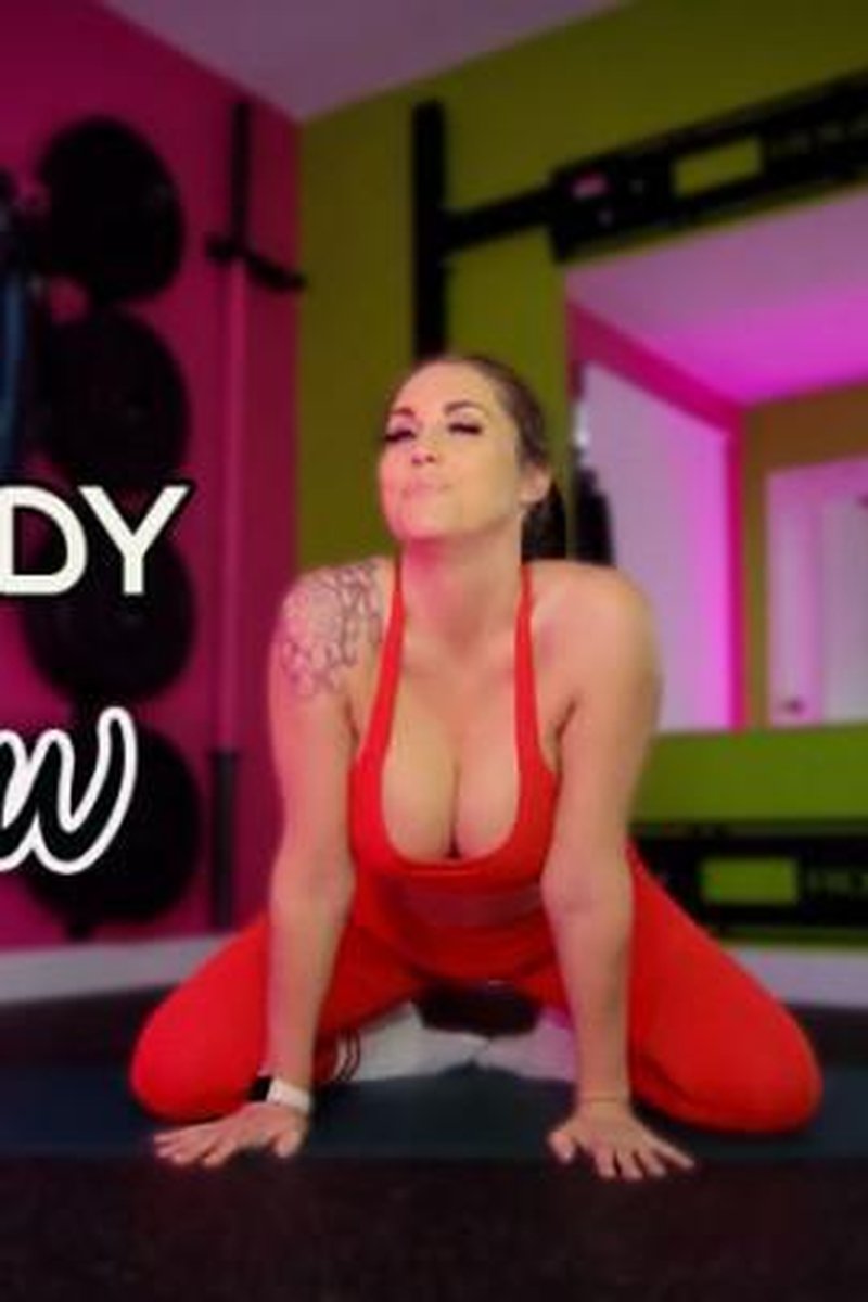 Upper Body Flow - Screenshot 1 of 4 - Averyemadison