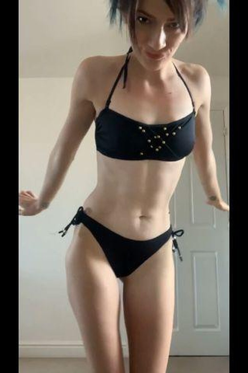 Tiny Show Off Bikini Dancing - Screenshot 1 of 4 - British