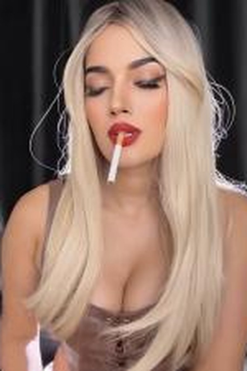 Blonde Bimbo Smoker Doll Collection - Screenshot 1 of 4 - Bimbo