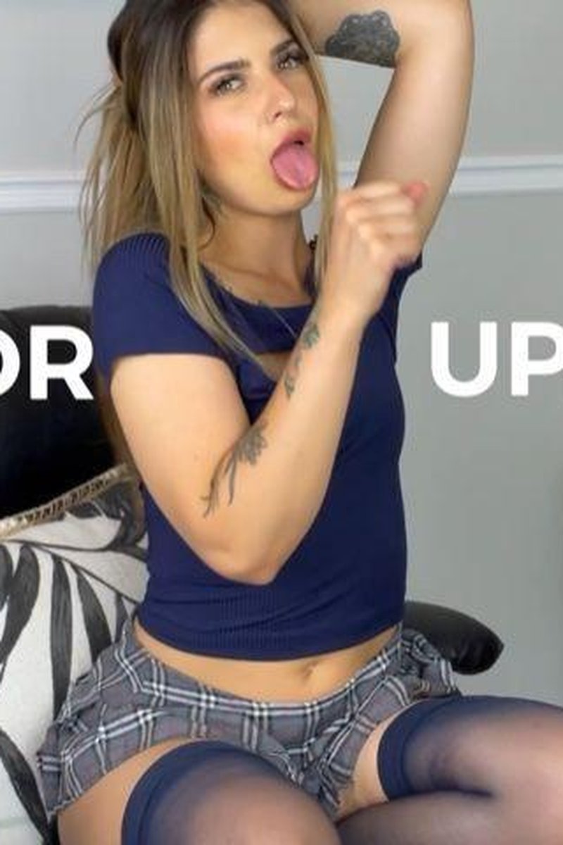 Quick Grindr Updates - Screenshot 1 of 4 - Deepthroat