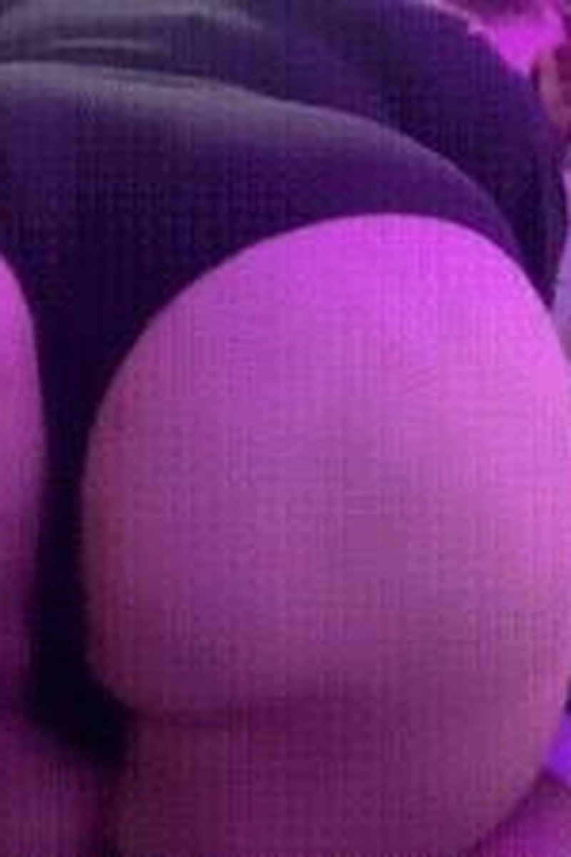 Jerk For This Bubblebutt - Screenshot 1 of 4 - Ass Fetish