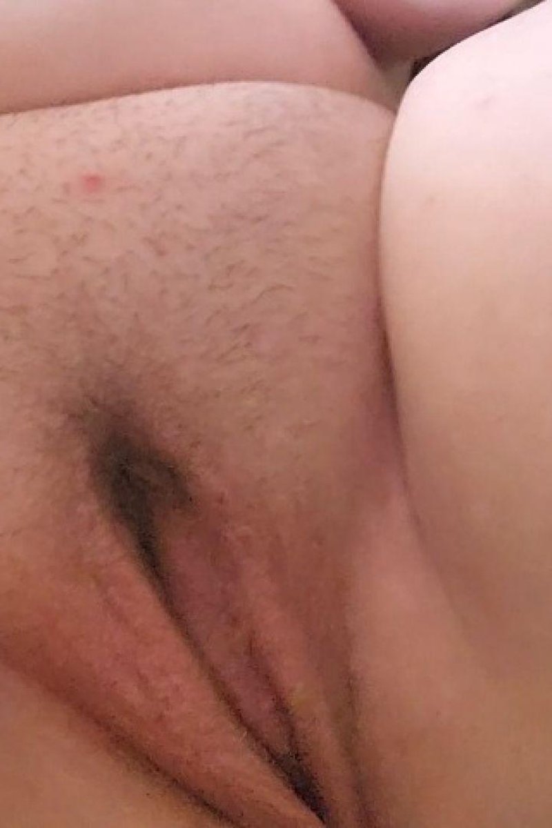 I Put A Big Butt Plug In My Pussy - Screenshot 1 of 4 - BBW