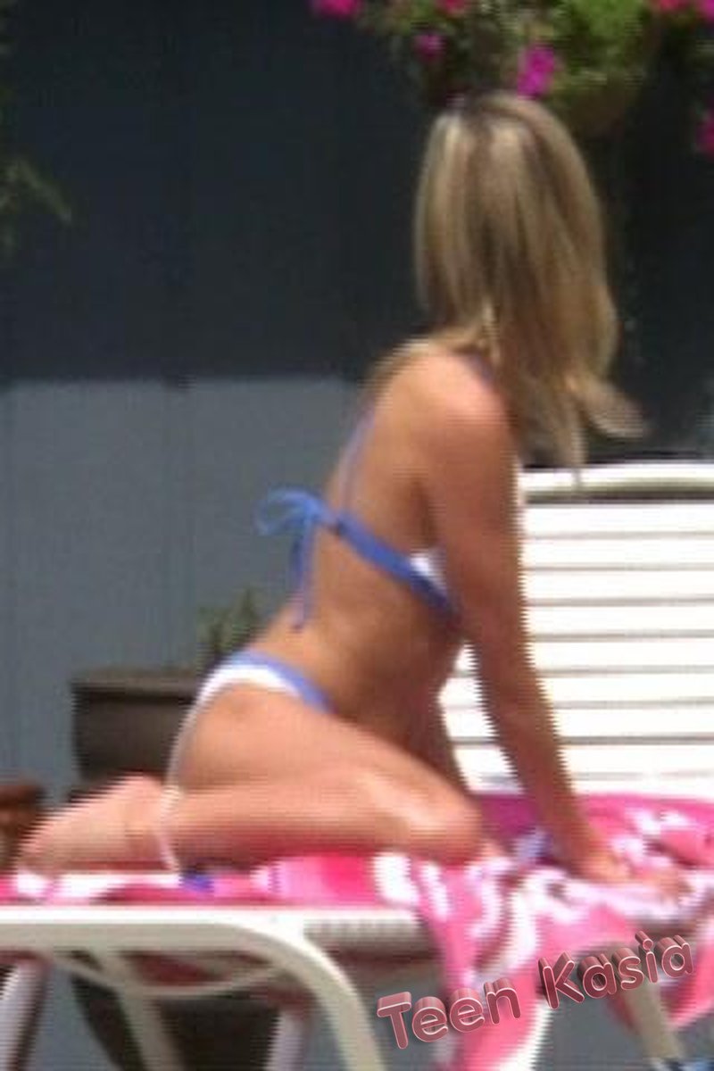 Life Guard - Screenshot 1 of 4 - Teen Kasia