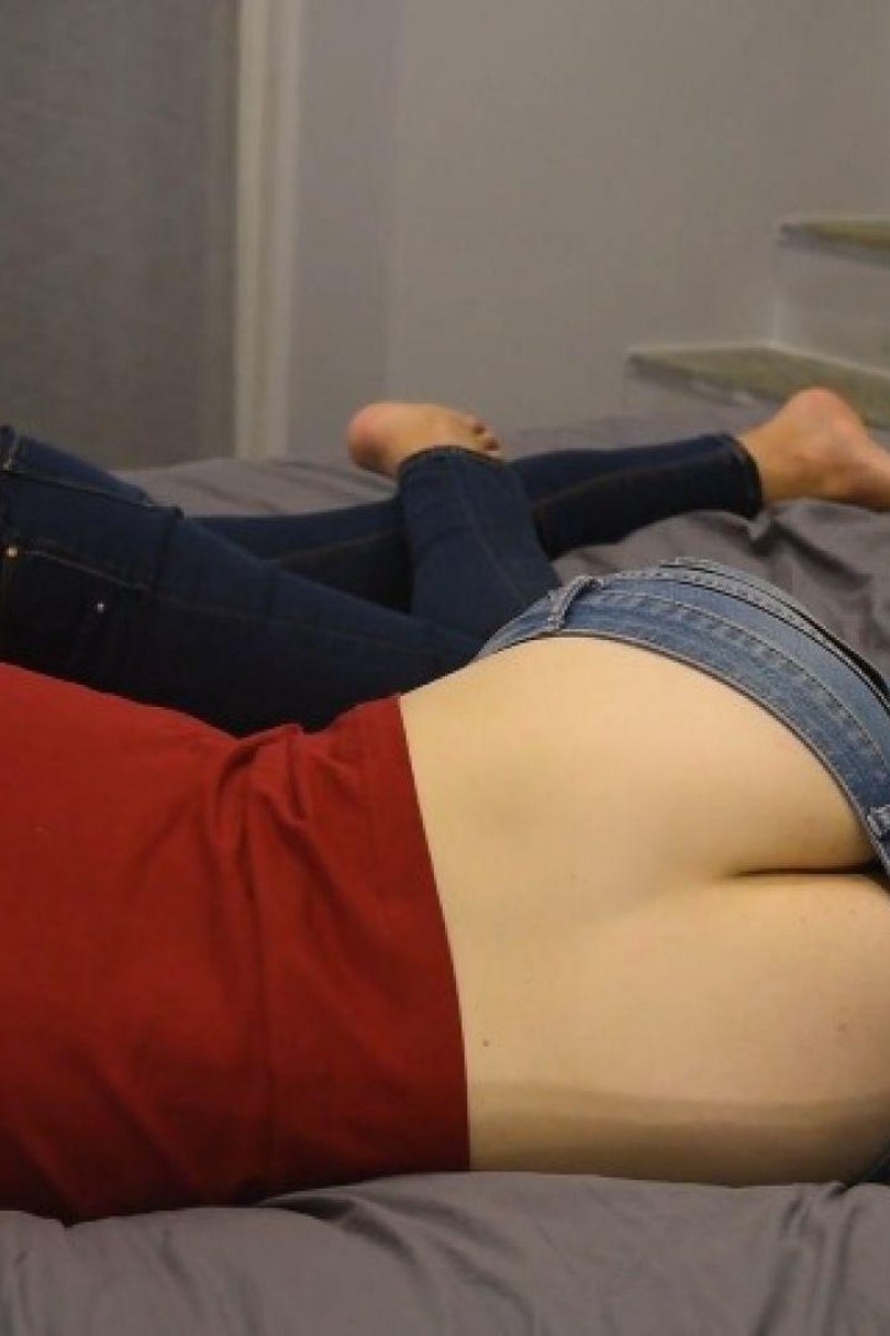 Snoring Buttcrack - Screenshot 1 of 4 - Ass Worship
