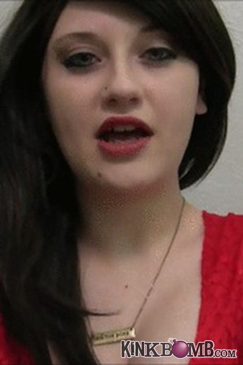 Queensheridan: My First and Last Date with Tiny (Low Resolution) - Screenshot 1 of 4 - Cum Eating