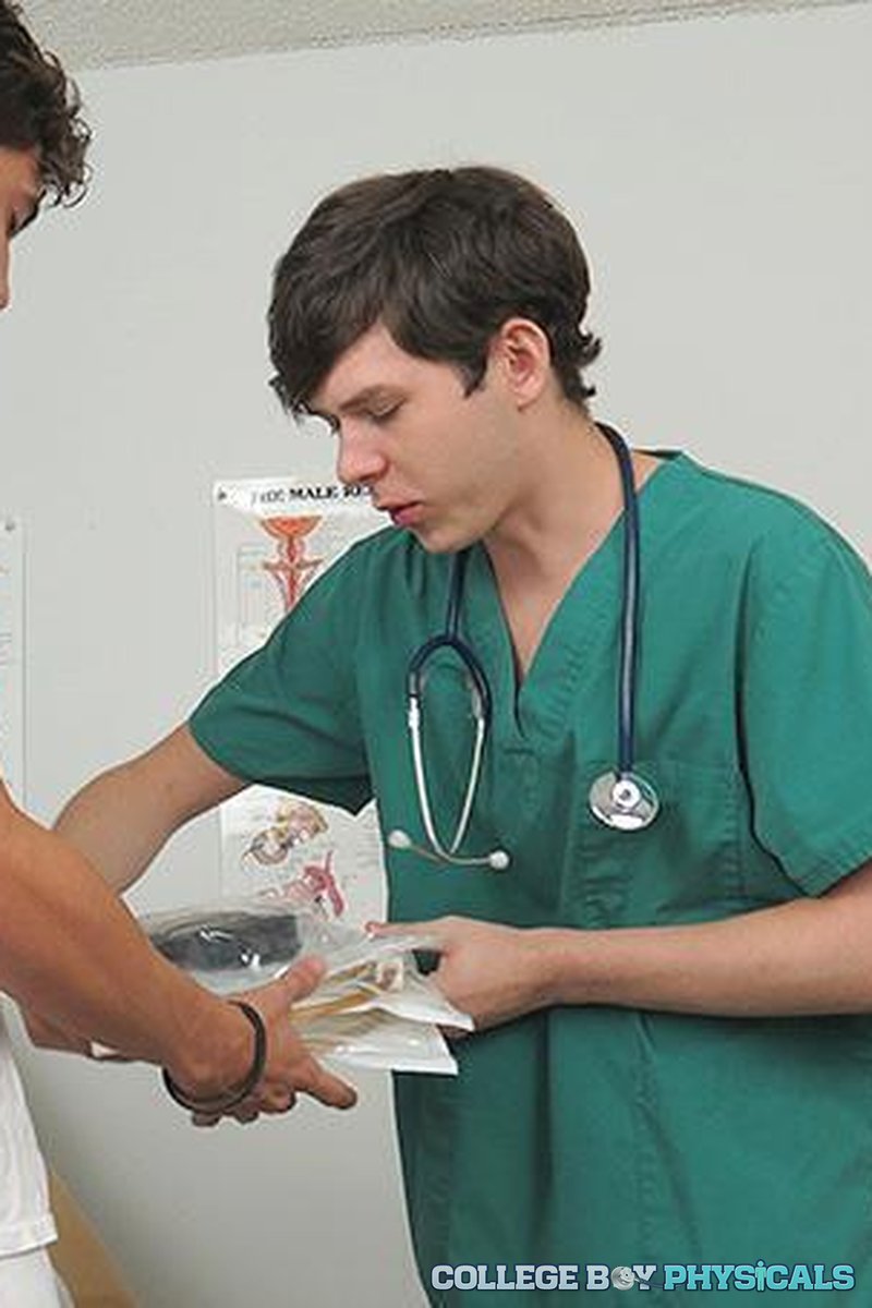 Dropping Off Some Samples - Screenshot 1 of 4 - Gay