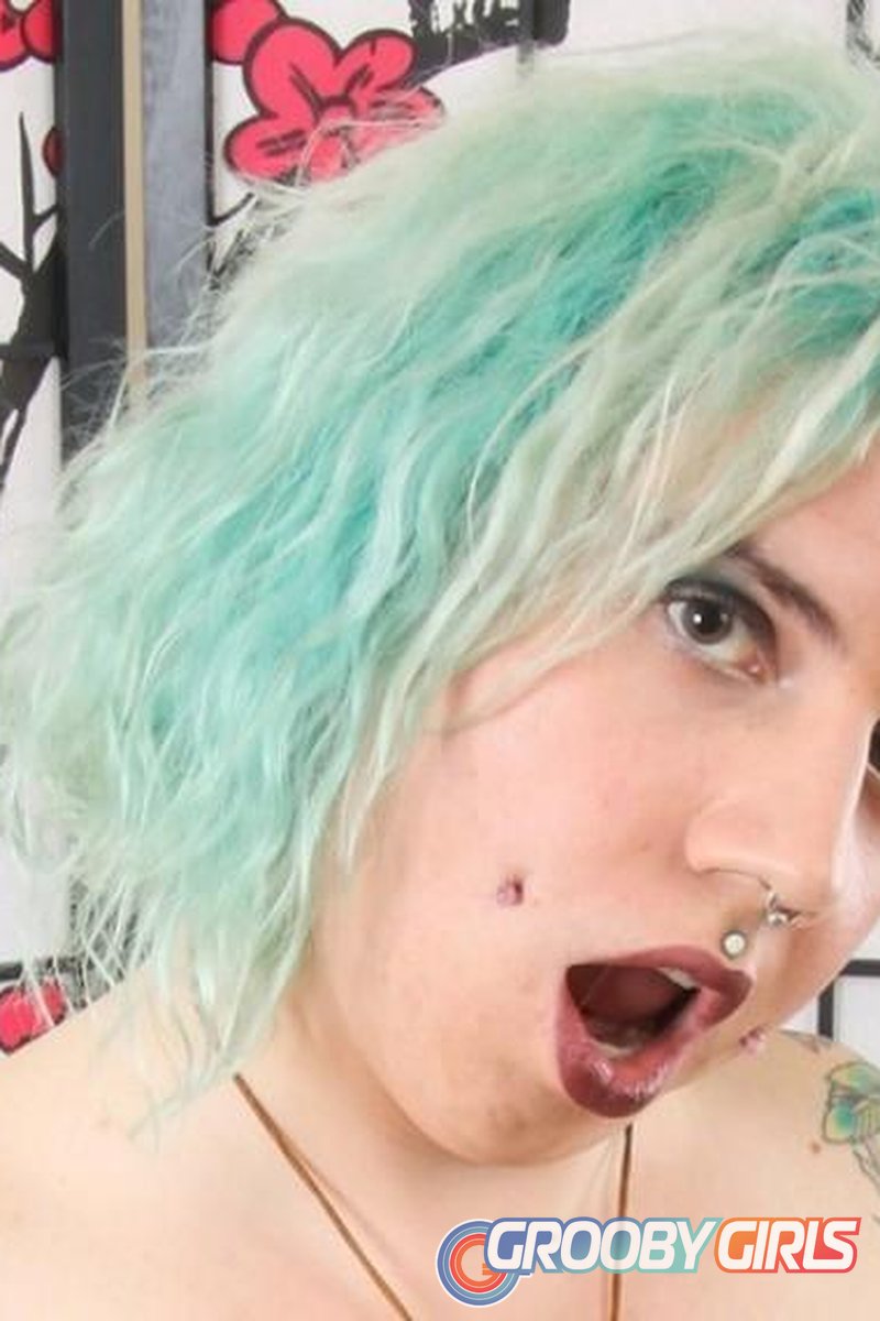 Rocker Jasmine Perry - Screenshot 1 of 4 - Transgender