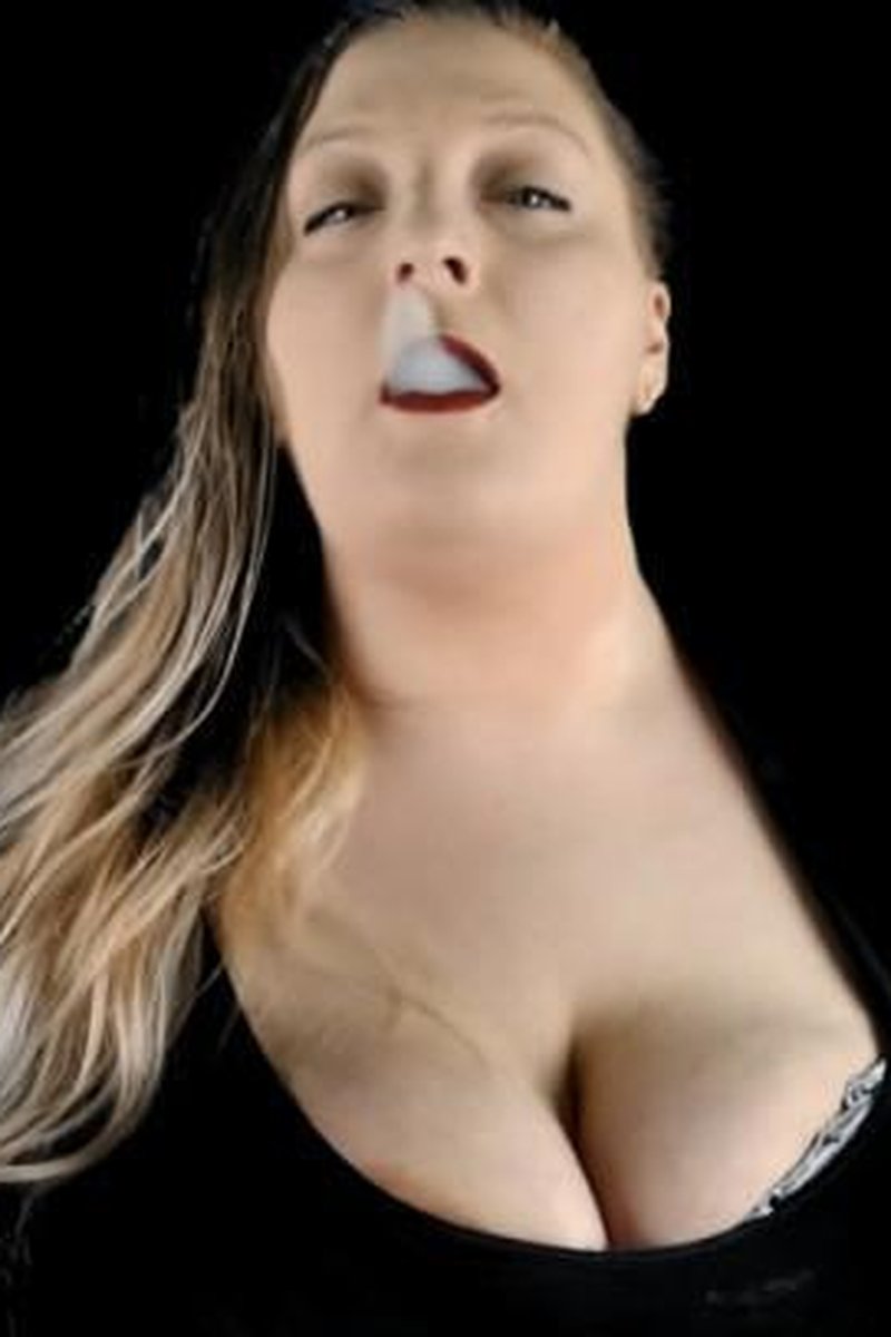 BBW Smoking - Screenshot 1 of 4 - BBW