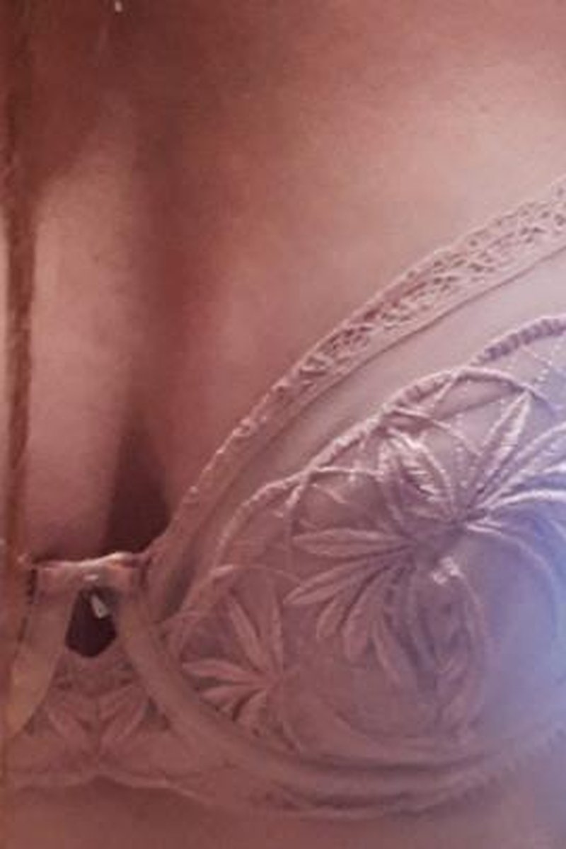 Bra Modelling For A Sissy - Screenshot 1 of 4 - Bra