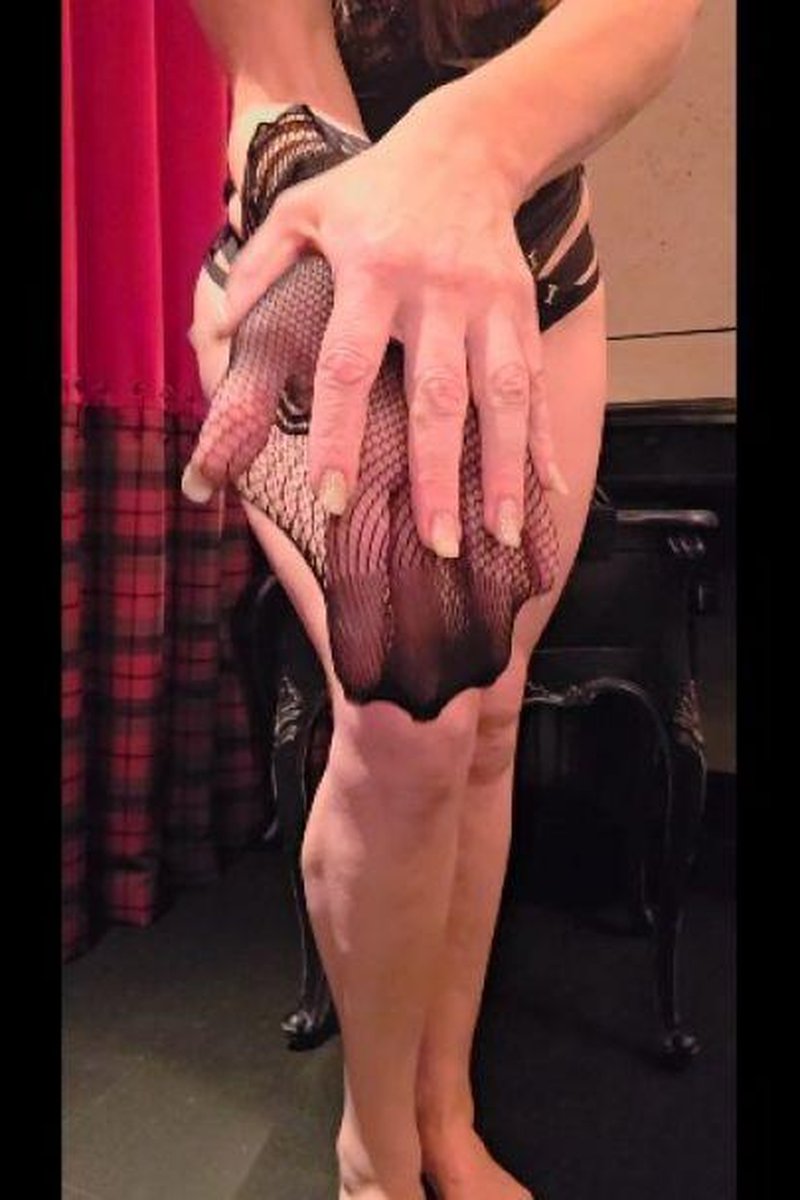 Fishnet Tease - Screenshot 1 of 4 - Femdom