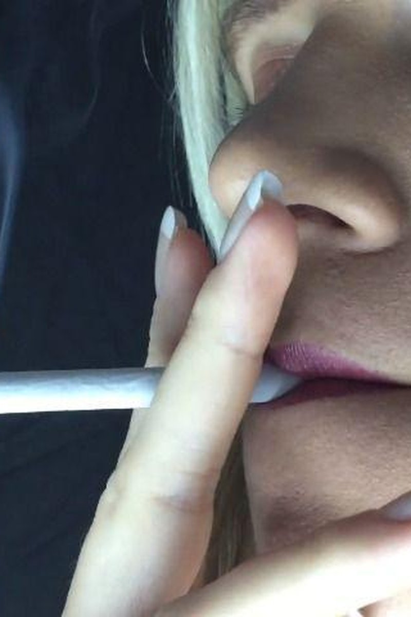 Extremely Visible Smoking - Screenshot 1 of 4 - British