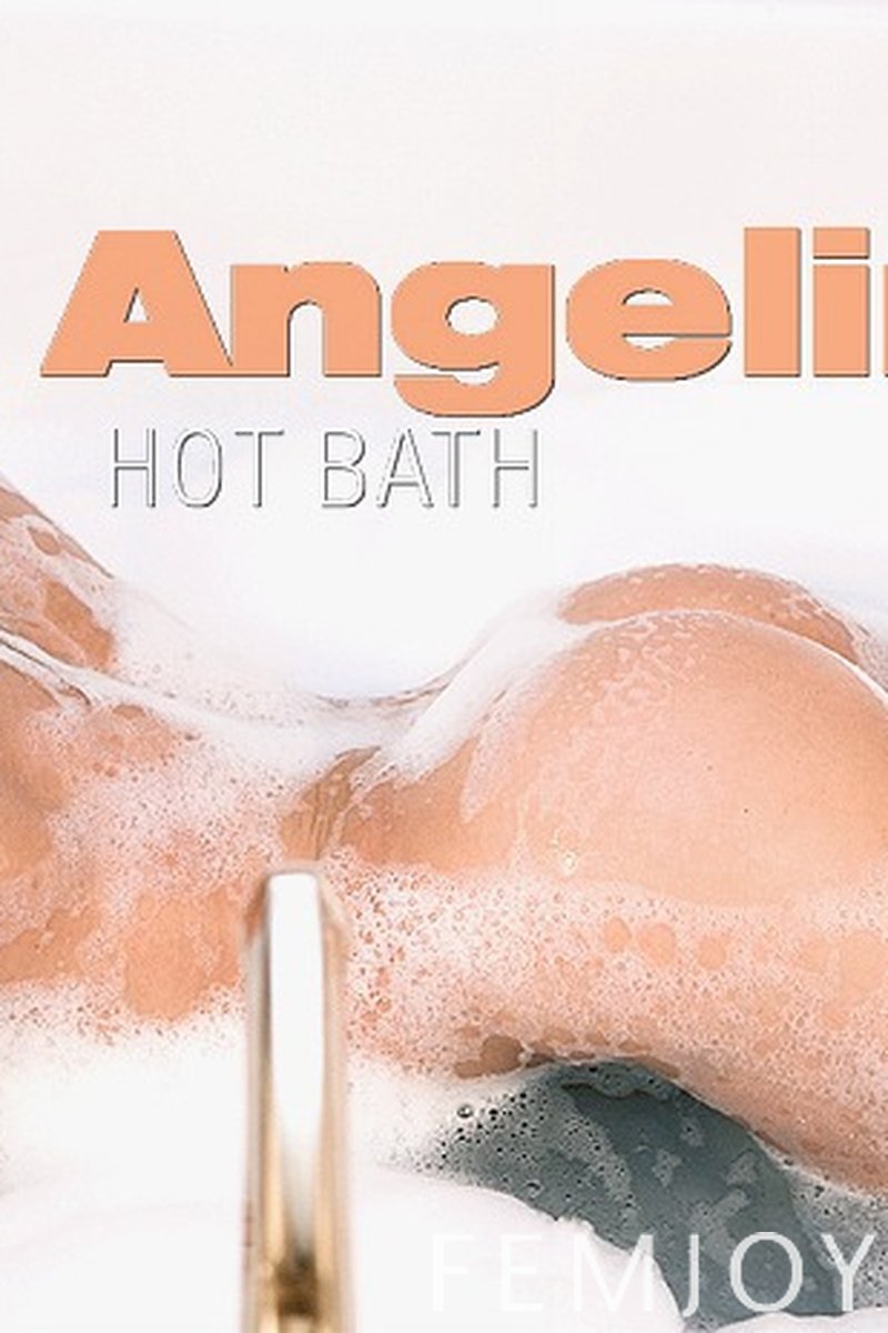 Hot Bath - Screenshot 1 of 4 - Lesbian
