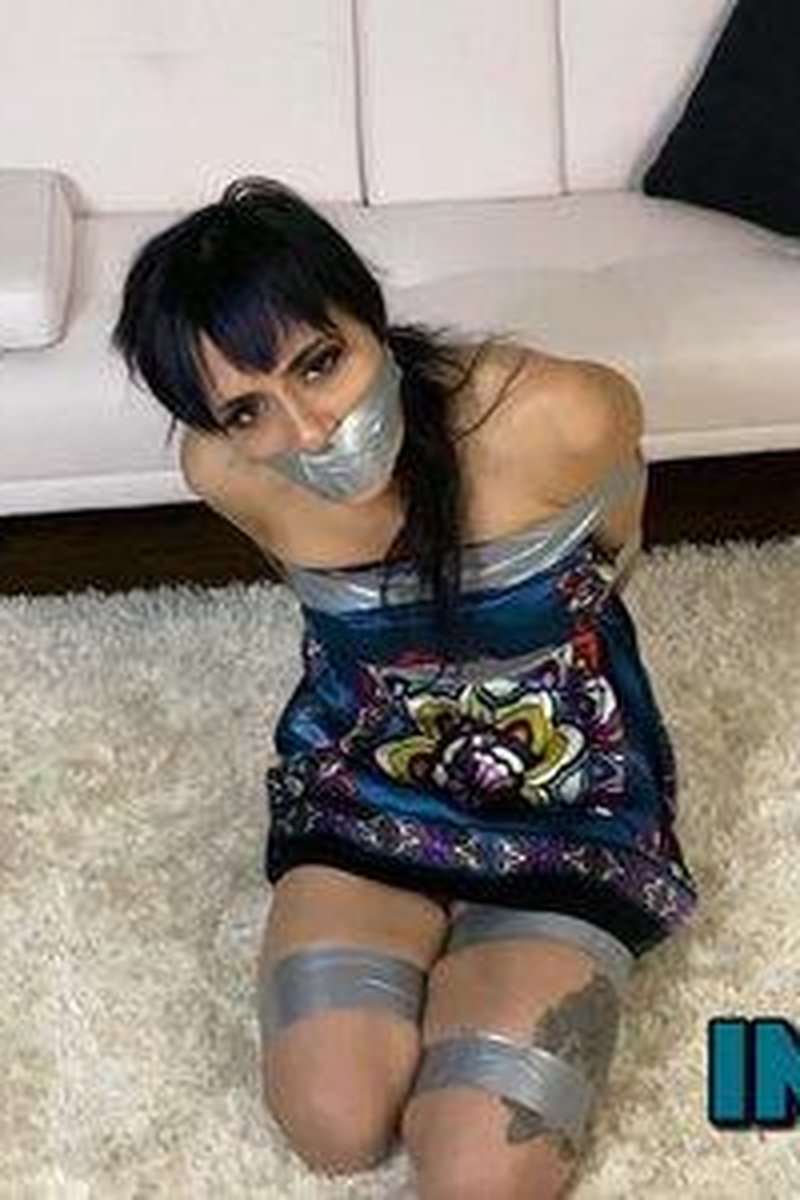 Job Interview - Screenshot 1 of 4 - Bondage