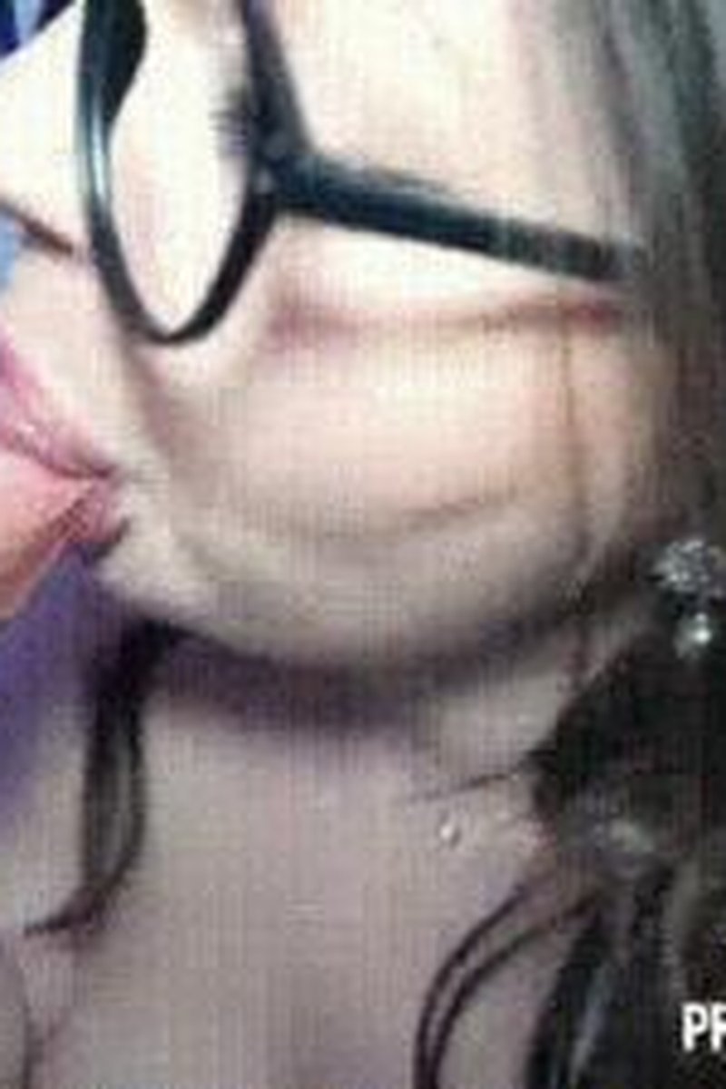 Made Him Hard - Screenshot 1 of 4 - Blowjob