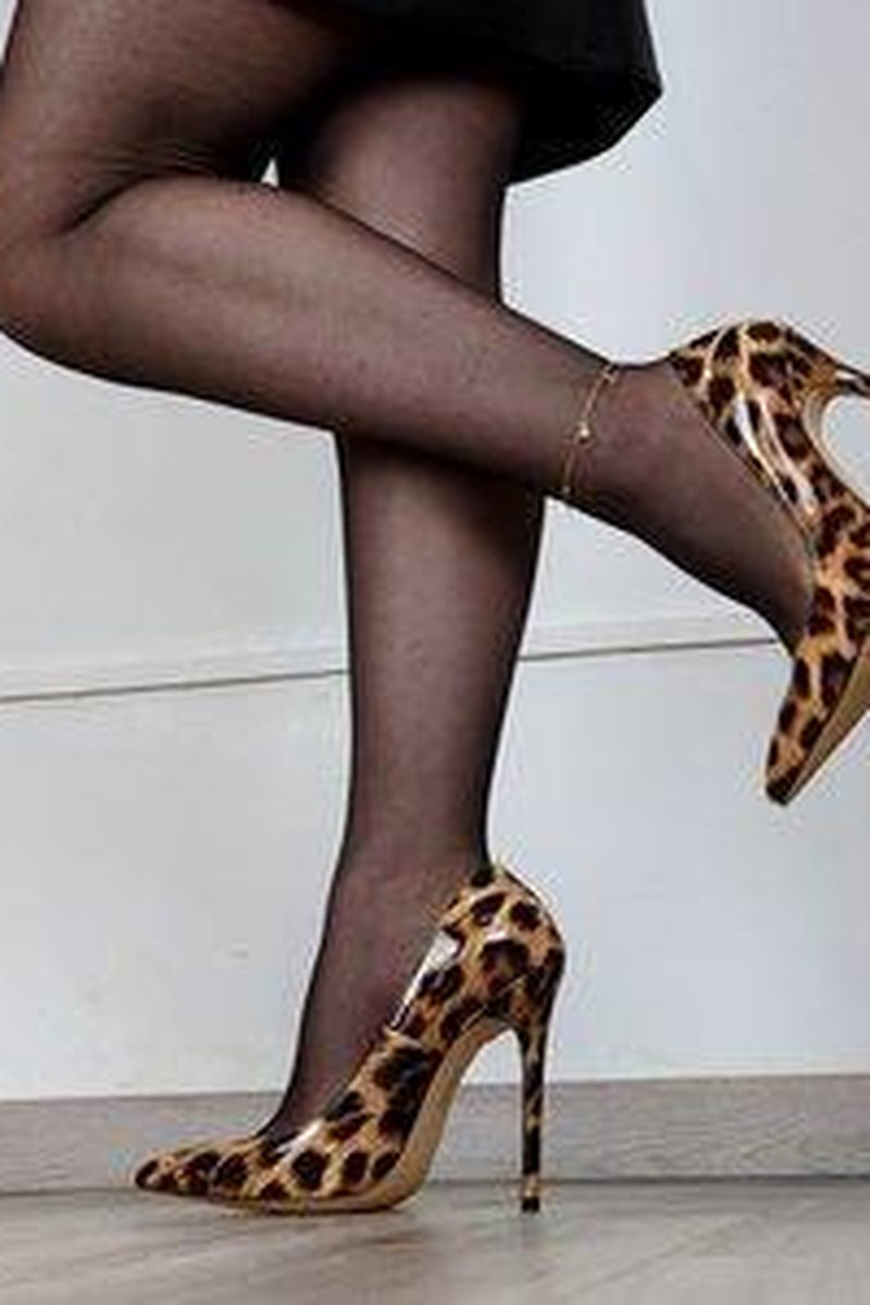 (587) Shoe Collection: Leopard Pointed-Toe Stilettos - Dame Olga (4k) - Screenshot 1 of 4 - Animal Print