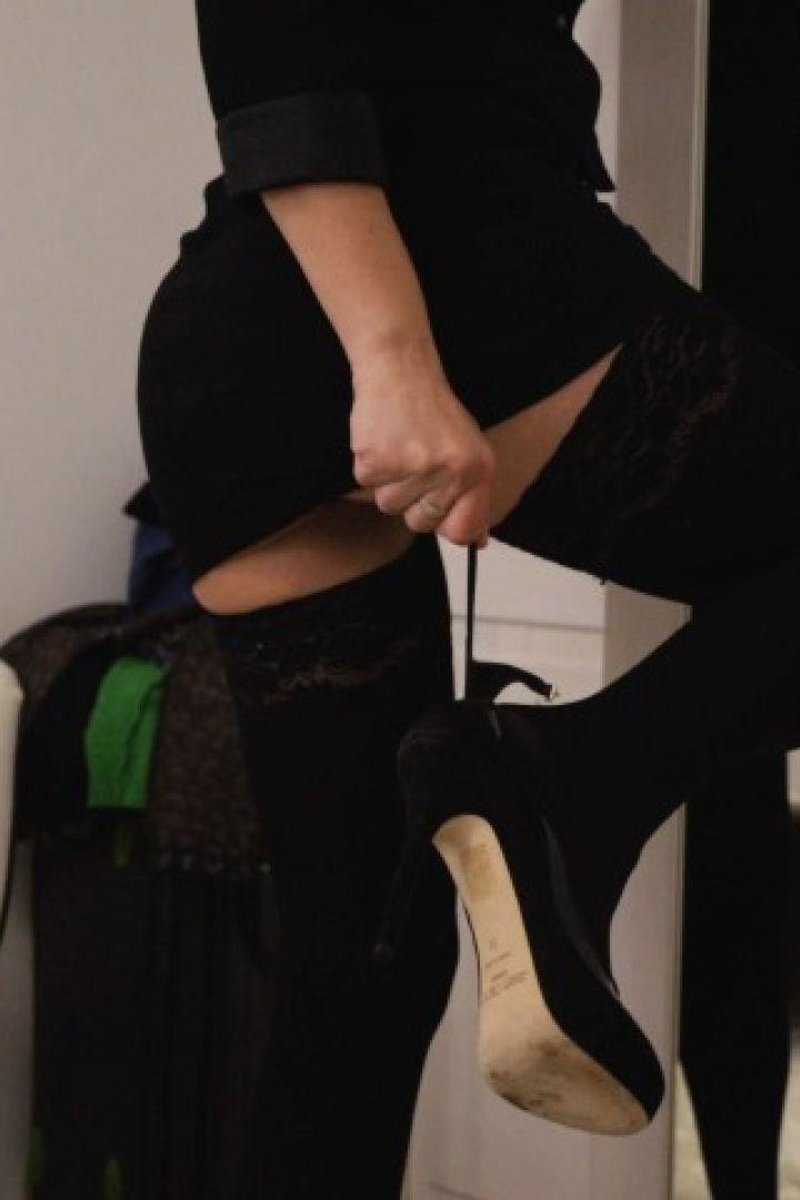 Reverse Striptease - Screenshot 1 of 4 - Fetishwear