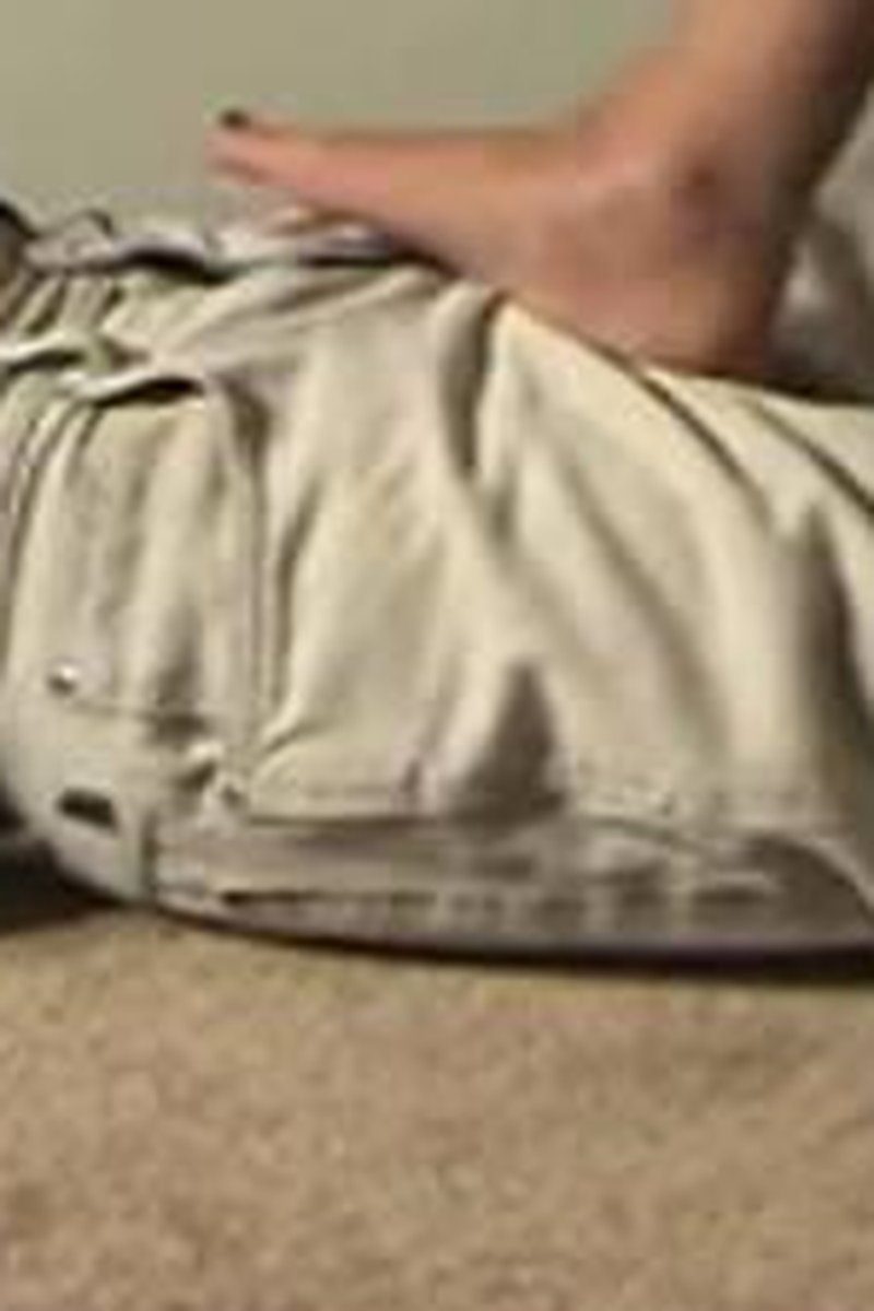 Ball Crush - Screenshot 1 of 4 - Foot Fetish