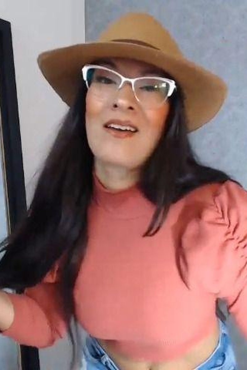 The Hat Dance - Screenshot 1 of 4 - Dancer