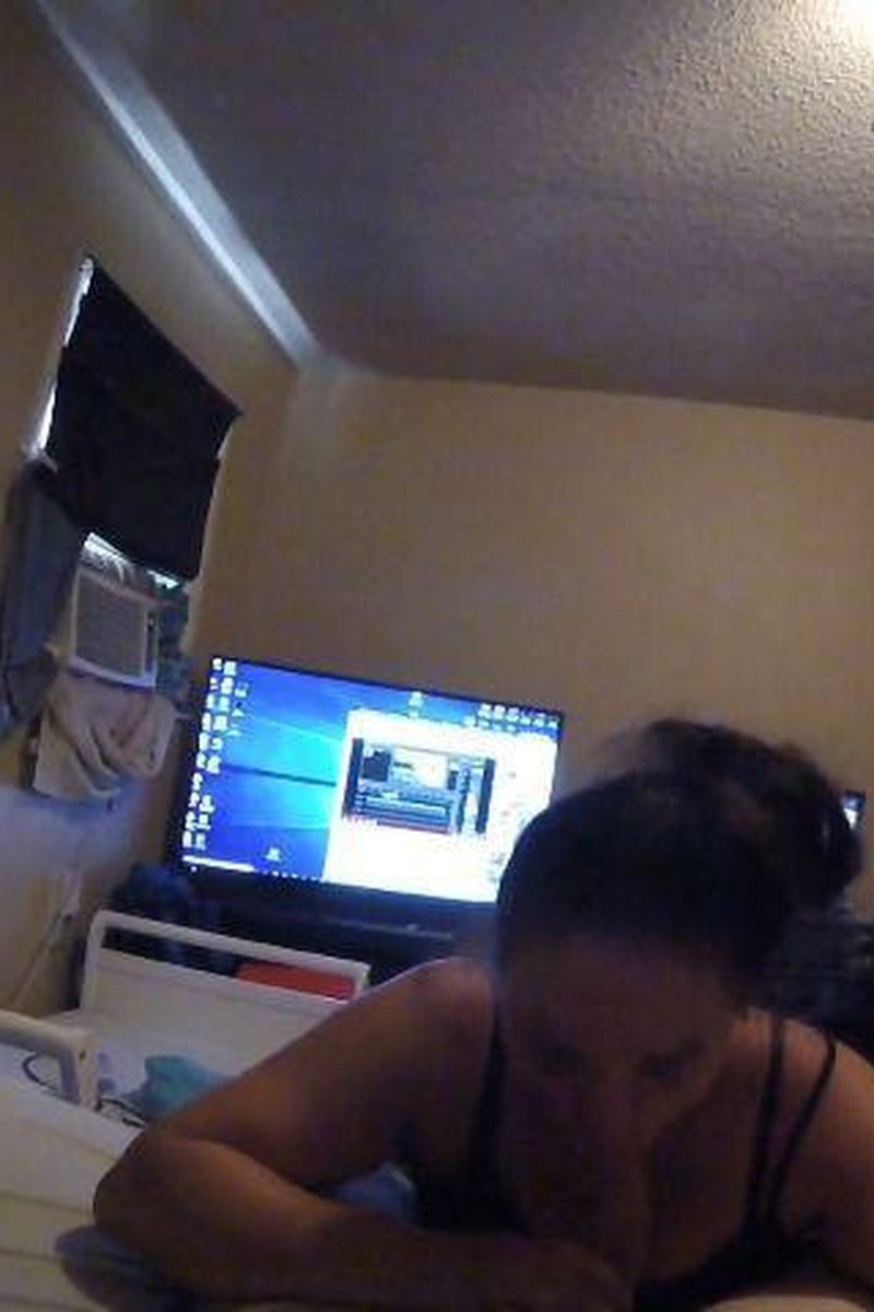 Blowing Him To Completion - Screenshot 1 of 4 - Blowjob