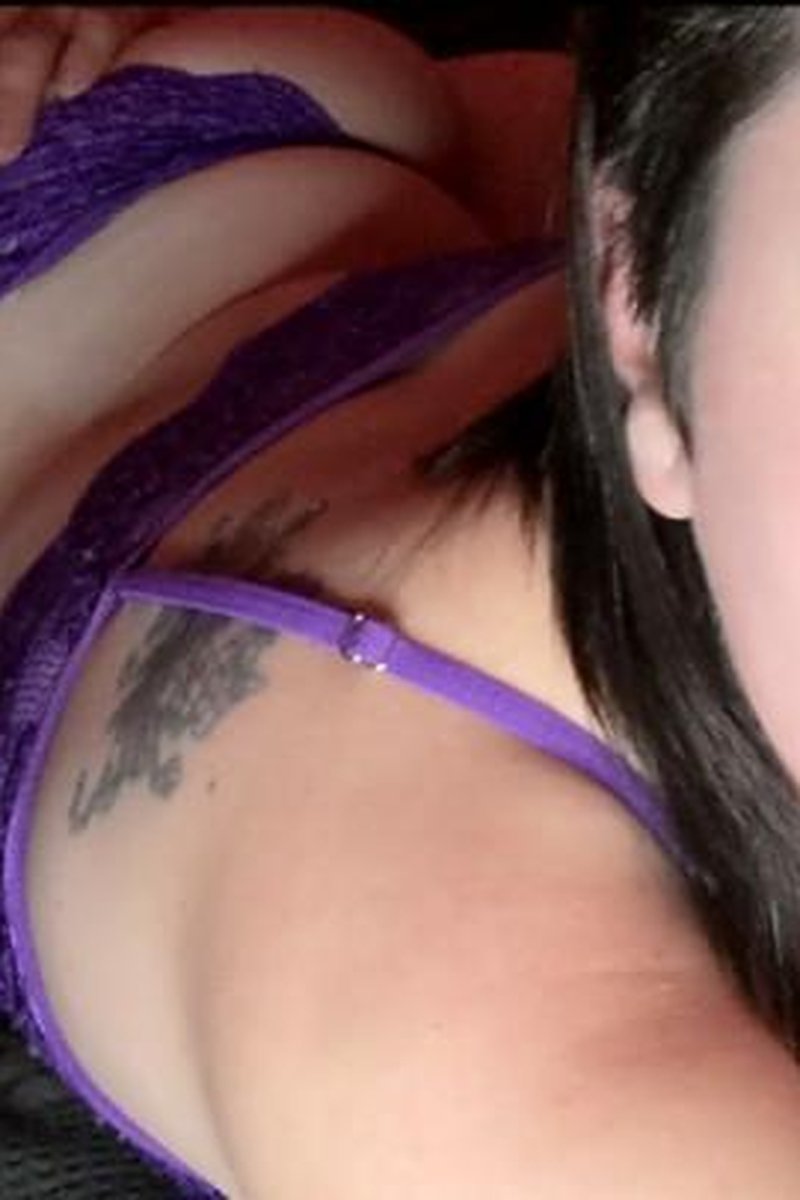 MILF Railed In Doggy - Screenshot 1 of 4 - Close Up