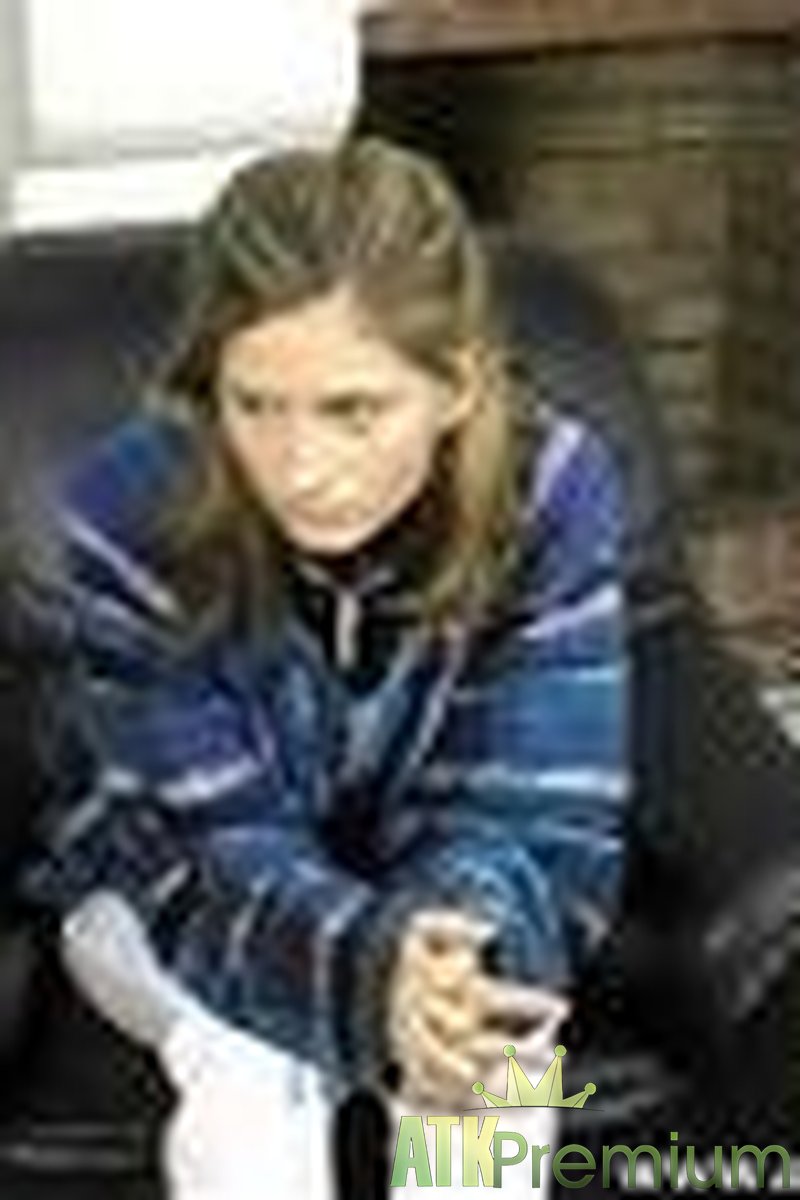 Mona - Interview - Screenshot 1 of 4 - Mona Mon018