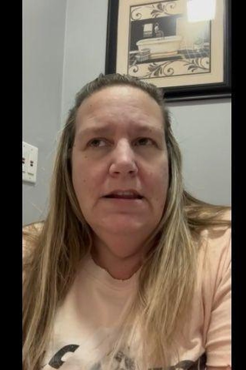 Bathroom Talk - Screenshot 1 of 4 - BBW