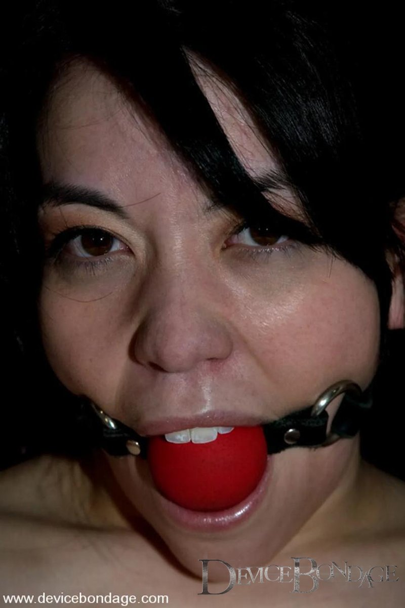 Amie - Screenshot 1 of 4 - BDSM
