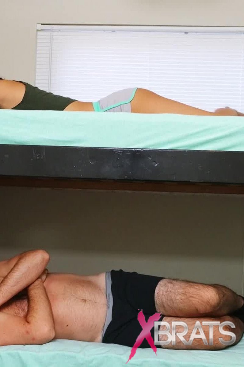 Mia Bed Bunk Trample - Screenshot 1 of 4 - Facestanding