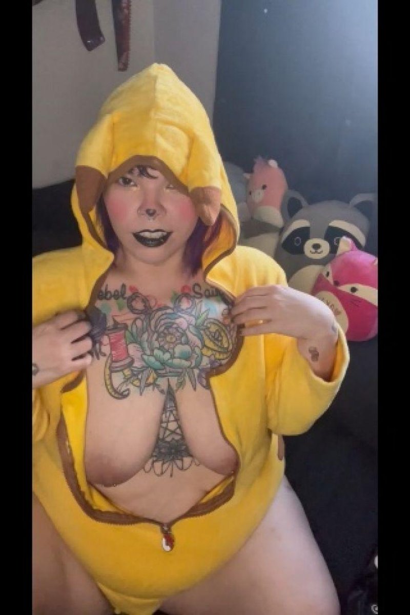 Naughty Pikachu - Screenshot 1 of 4 - BBW