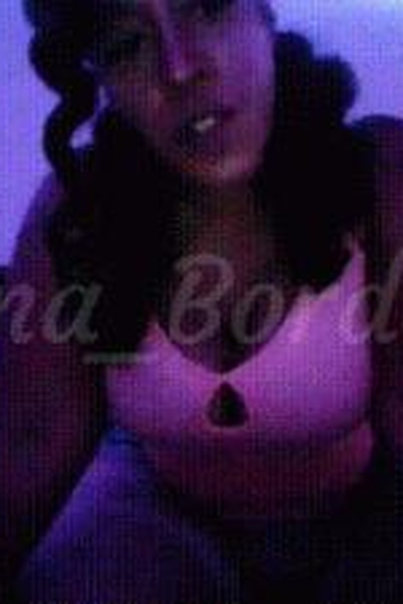 JOI Teasing Goddess - Screenshot 1 of 4 - Curvy