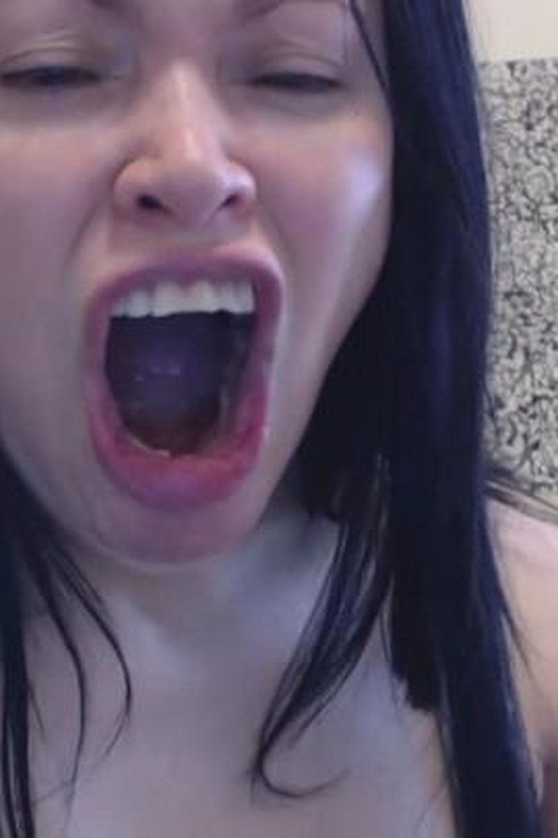 Yawning - Screenshot 1 of 4 - Fetish