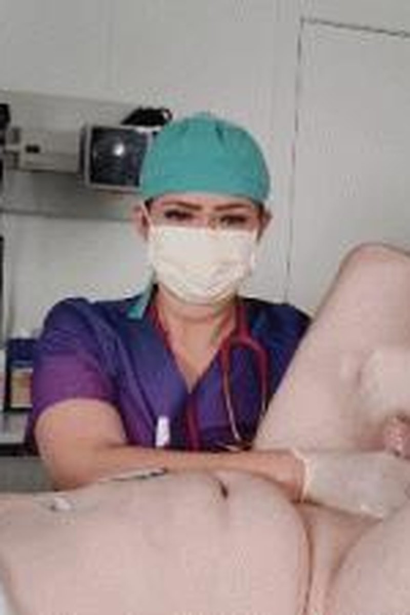 Gloved Handjob - Screenshot 1 of 4 - Doctor