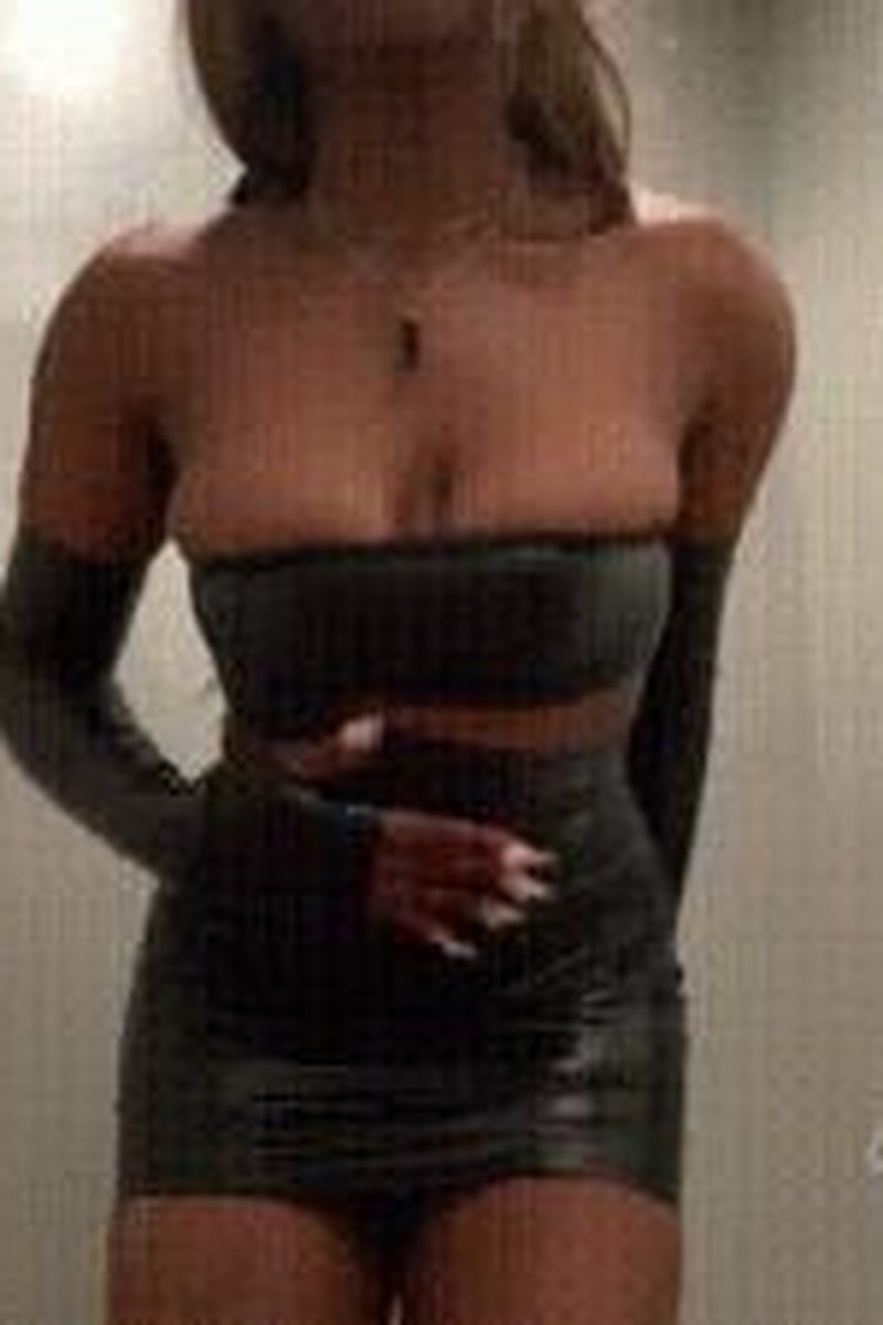Findom Addict - Screenshot 1 of 4 - Ass Worship