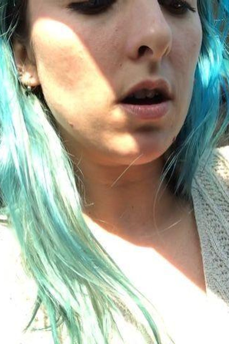 Burping - Screenshot 1 of 4 - Colored Hair